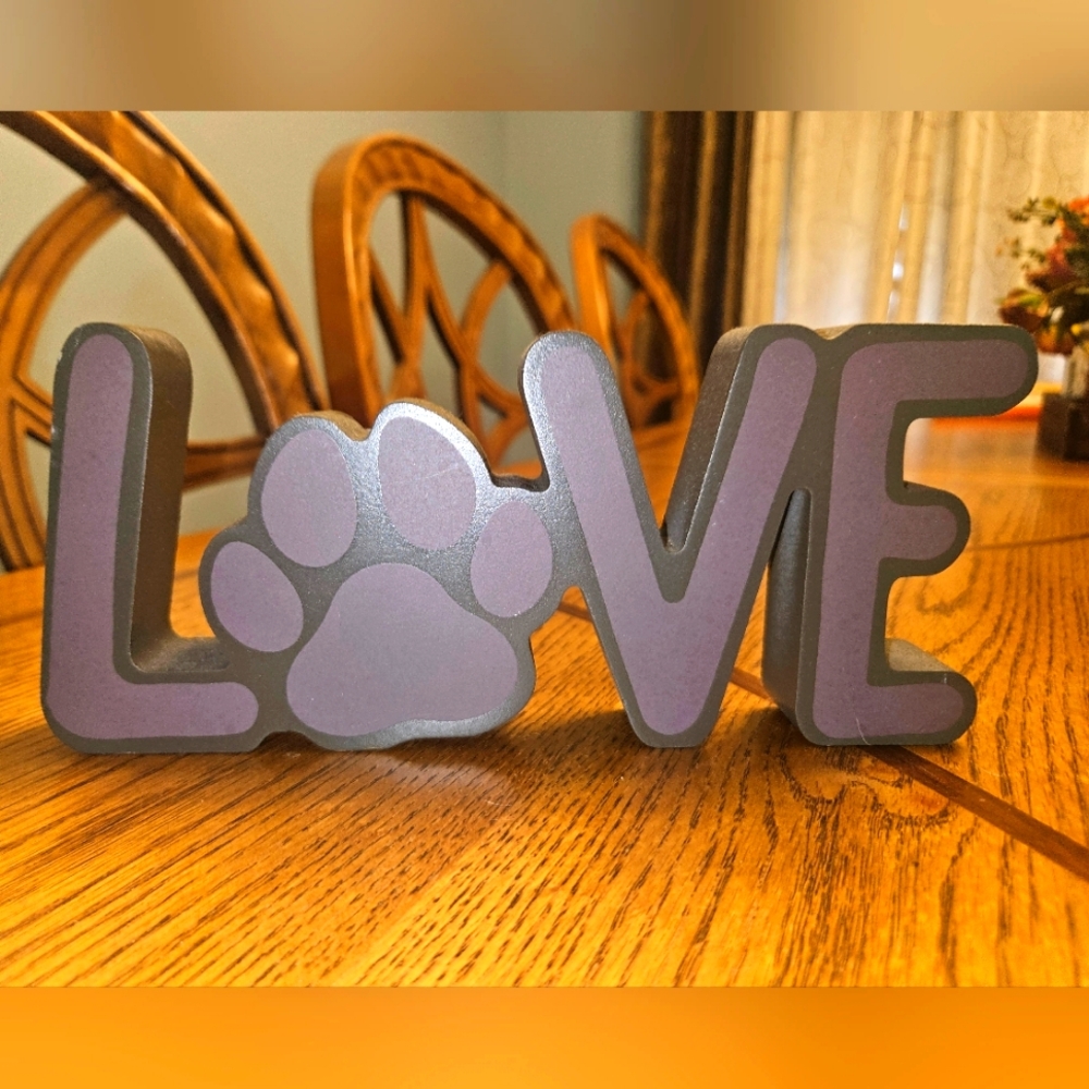 NWT Stand Alone Love Sign with Paw Print In Place Of 0